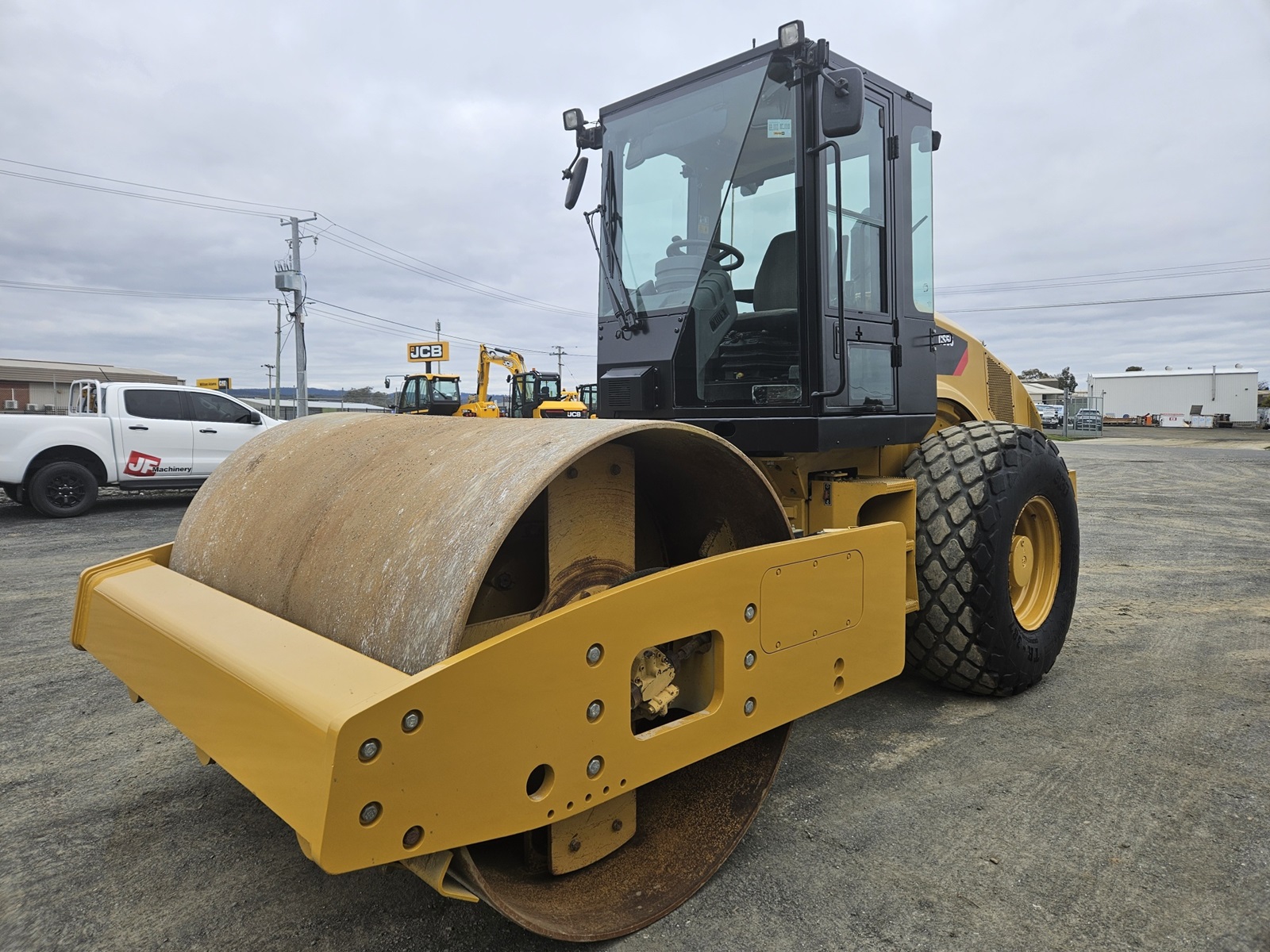 2012 2012 Cat CS56 roller Roller for sale